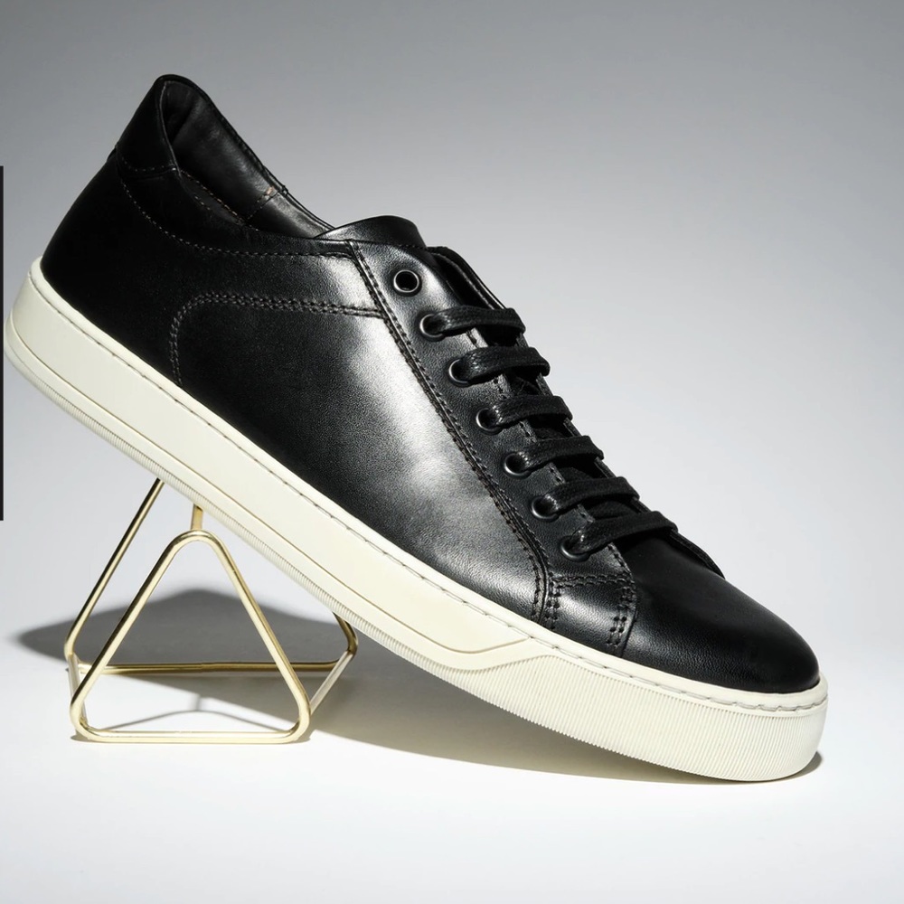 Bruno Magli Westy black leather sneakers 10.5